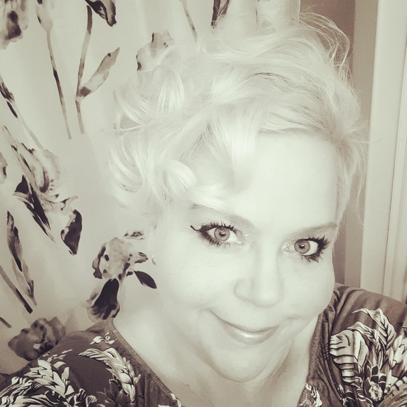 Meet your Posher, Blondethriftyandalmostfifty - Picture 15 of 16